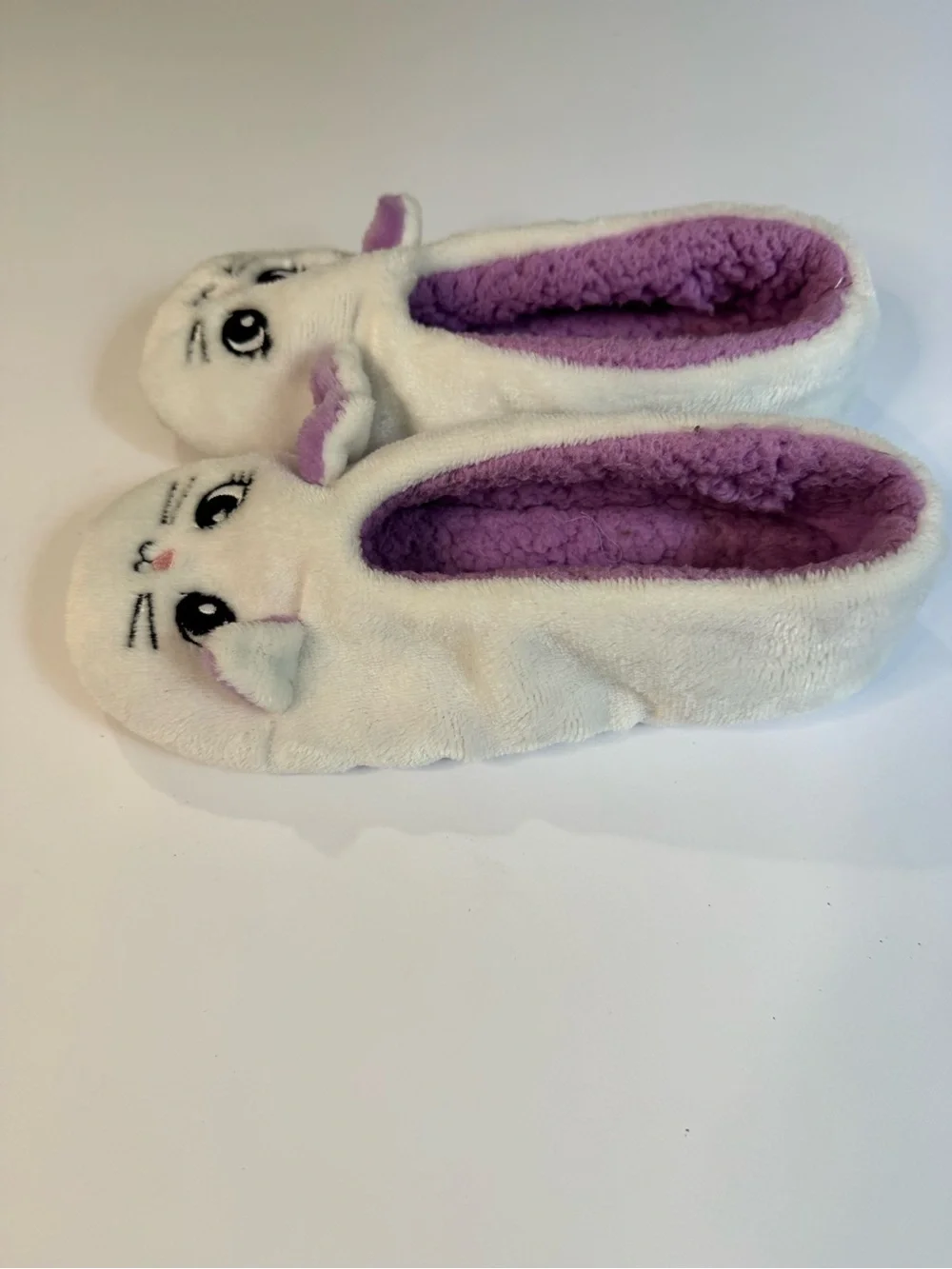 Kids Plush Cat Slip-On Slippers - White with Purple Lining